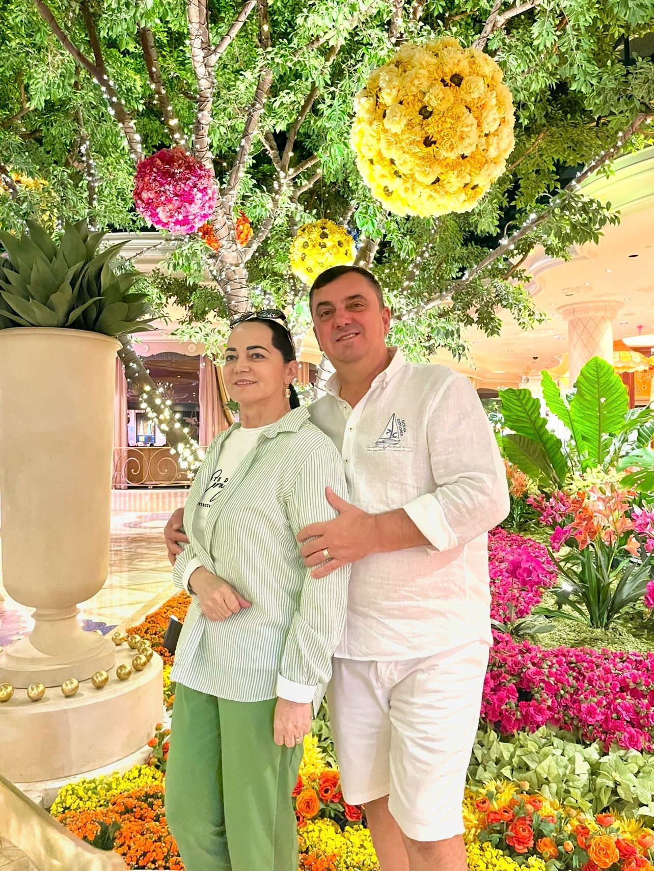 Florentina și Petre Giurgi la hotel de lux - vacanță