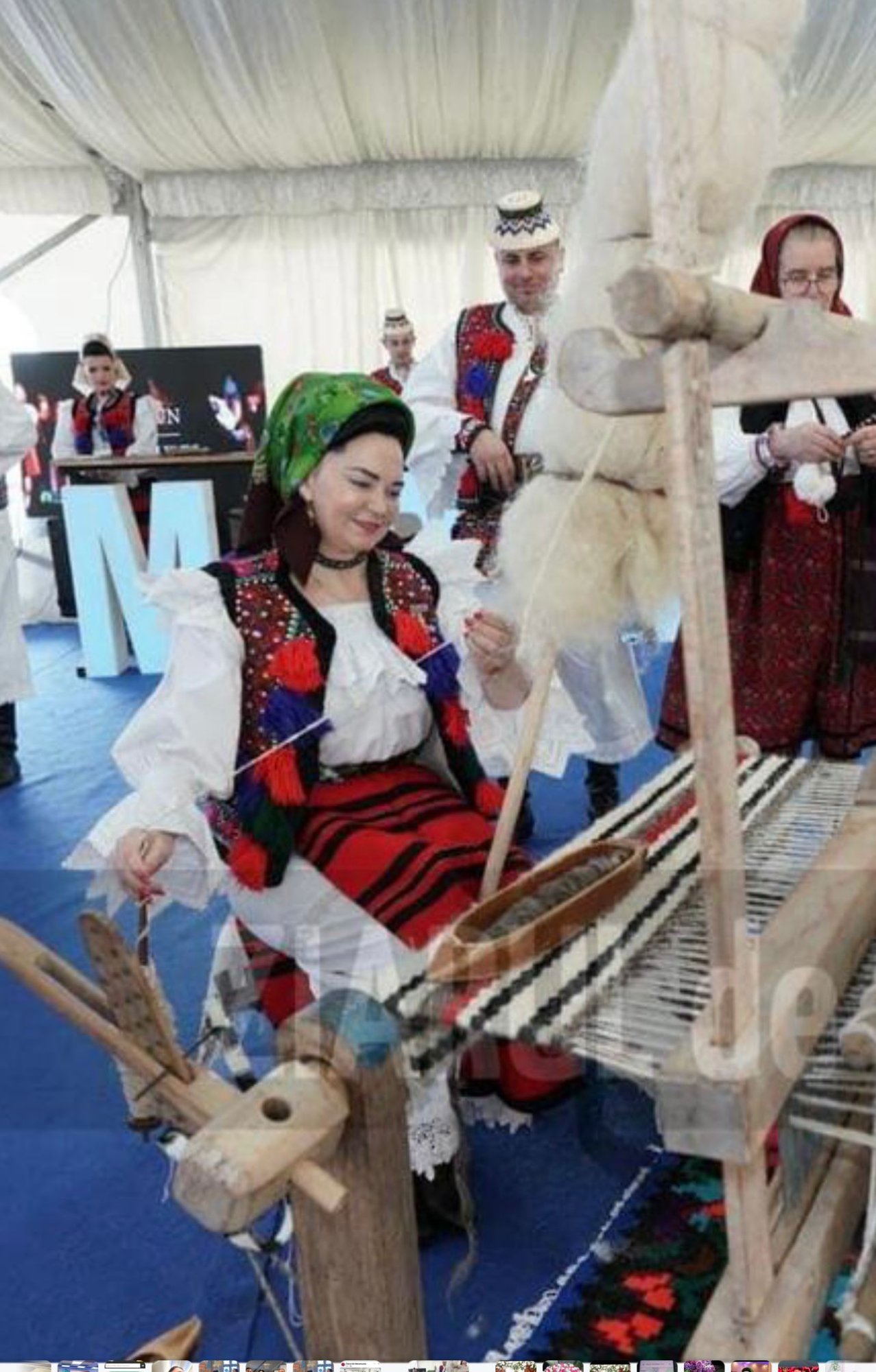 Florentina Giurgi la războiul de țesut tradițional maramureșean